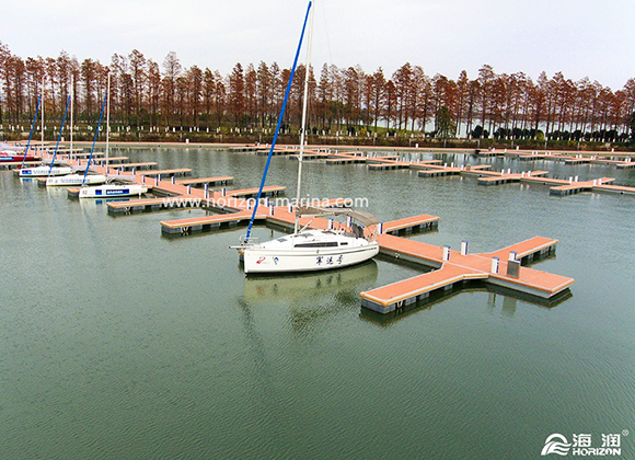 Klassifizierungen von Schwimmdock-Service-Sockel